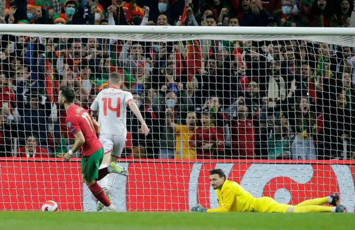 Bruno Fernandes lập cú đúp, Bồ Đào Nha giành quyền dự VCK World Cup 2022 - Ảnh 2. Bruno Fernandes lập cú đúp, Bồ Đào Nha giành quyền dự VCK World Cup 2022 - Ảnh 2.