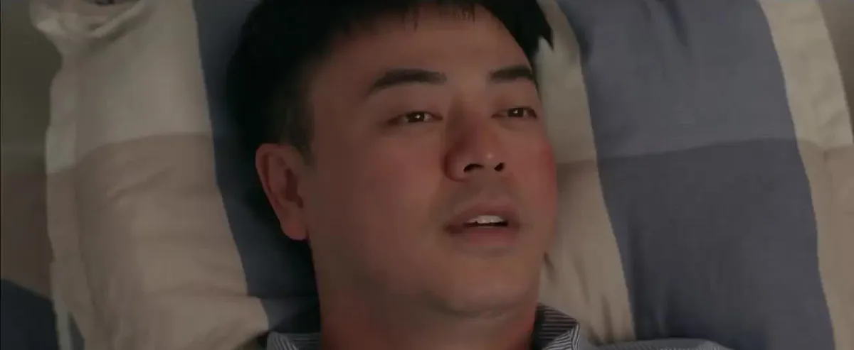 Anh c&oacute; phải đ&agrave;n &ocirc;ng kh&ocirc;ng? - Tập 21: Dung đi&ecirc;n tiết nh&igrave;n thấy Duy Anh được Mai Ngọc chăm s&oacute;c - Ảnh 3.