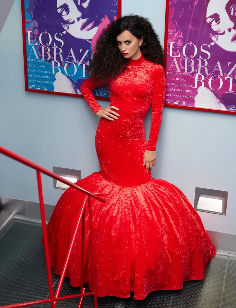 Penélope Cruz rực rỡ và trẻ bất ngờ trên tạp chí W - Ảnh 9.