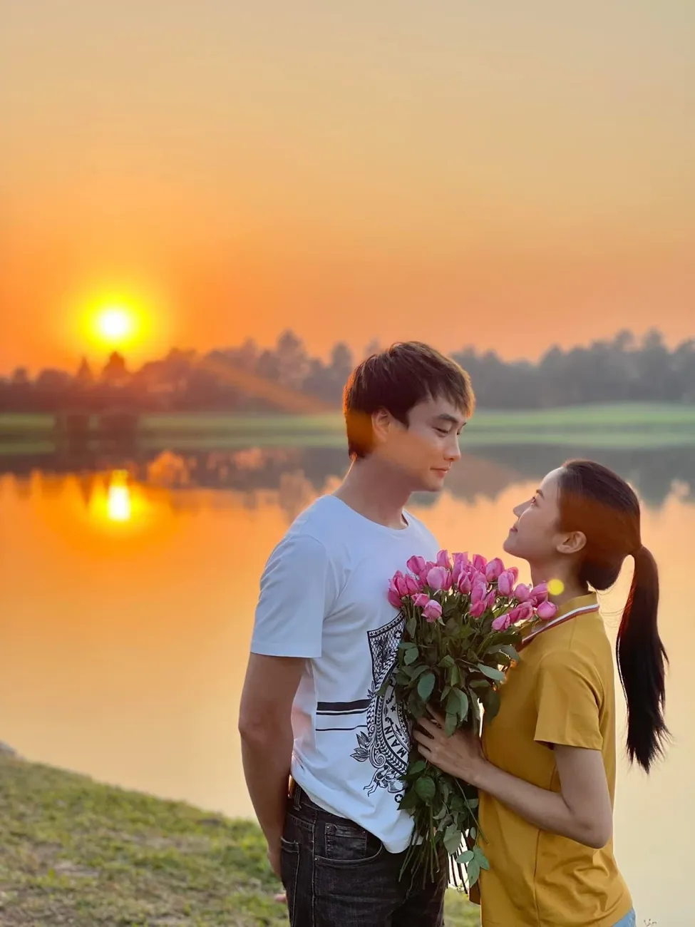 Những mối t&igrave;nh th&ocirc;n qu&ecirc;  được kh&aacute;n giả t&iacute;ch cực đẩy thuyền - Ảnh 6.