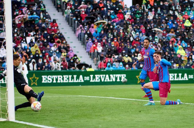 Barca thắng trận thứ tư liên tiếp tại La Liga - Ảnh 2. Barca thắng trận thứ tư liên tiếp tại La Liga - Ảnh 2.