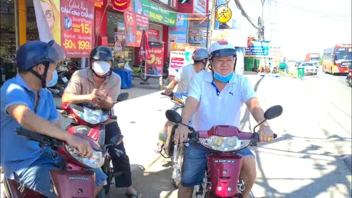 Cầu vượt Dầu Gi&acirc;y ch&iacute;nh thức th&ocirc;ng xe - Ảnh 3.