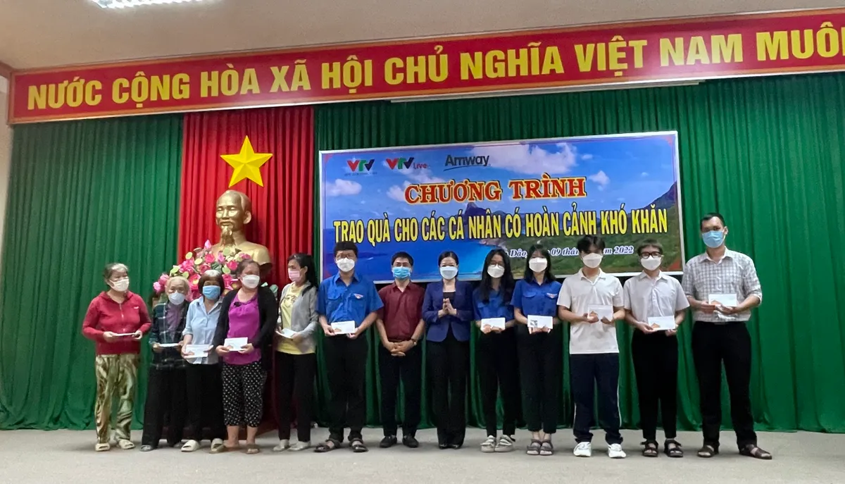 Quỹ Tấm lòng Việt tổ chức chương trình thiện nguyện tại Côn Đảo - Ảnh 3.