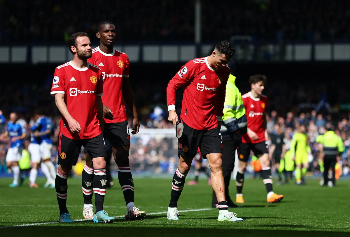 Man Utd và Arsenal cùng nhận thất bại, mục tiêu top 4 xa dần - Ảnh 1. Man Utd và Arsenal cùng nhận thất bại, mục tiêu top 4 xa dần - Ảnh 1.