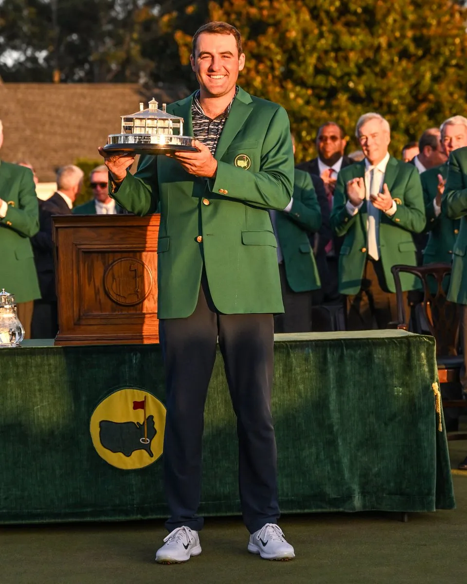 Scottie Scheffler xuất sắc vô địch The Masters 2022 - Ảnh 5. Scottie Scheffler xuất sắc vô địch The Masters 2022 - Ảnh 5.
