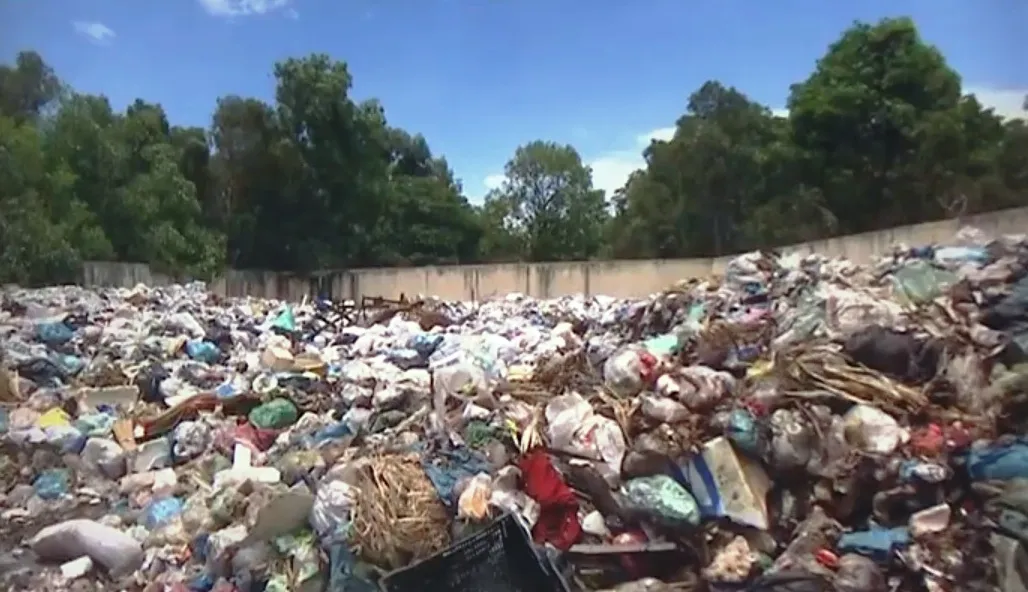 B&agrave; Rịa - Vũng T&agrave;u: R&aacute;c chất cao như n&uacute;i, b&iacute;t lối v&agrave;o khu bảo tồn - Ảnh 1.