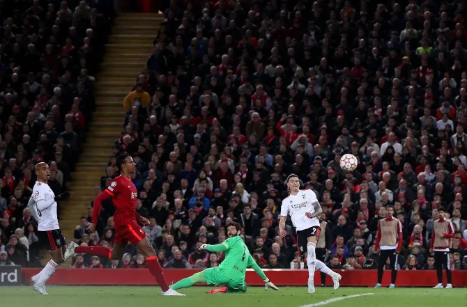 Liverpool 3-3 Benfica (chung cuộc 6-4): c&uacute; đ&uacute;p của Firmino gi&uacute;p đội b&oacute;ng th&agrave;nh phố cảng nu&ocirc;i hy vọng ăn 4 - Ảnh 5.