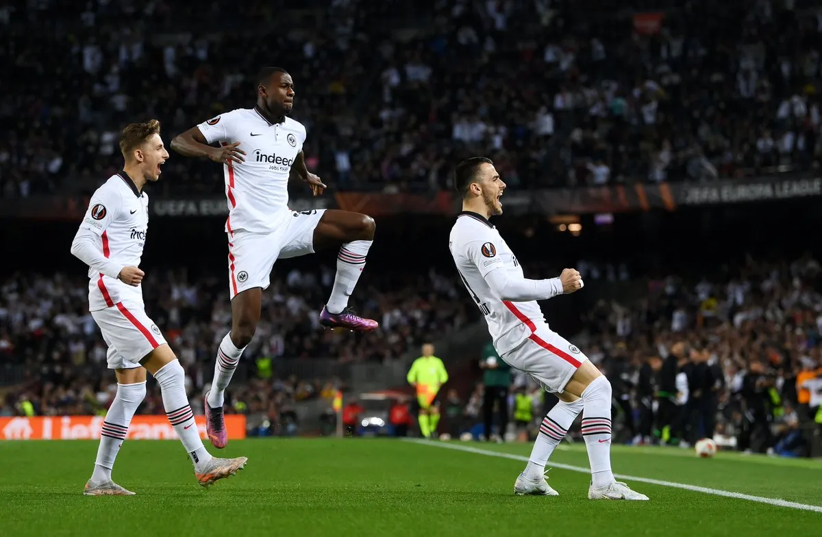Kết quả tứ kết Europa League: Barcelona bị loại ngay trên sân nhà Nou Camp - Ảnh 1. Kết quả tứ kết Europa League: Barcelona bị loại ngay trên sân nhà Nou Camp - Ảnh 1.