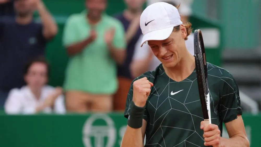 Jannik Sinner ngược dòng thắng ấn tượng Andrey Rublev - Ảnh 2. Jannik Sinner ngược dòng thắng ấn tượng Andrey Rublev - Ảnh 2.