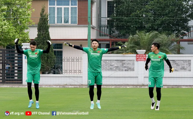 Quyền Chủ tịch VFF Trần Quốc Tuấn gặp gỡ và động viên ĐT U23 Việt Nam - Ảnh 3.