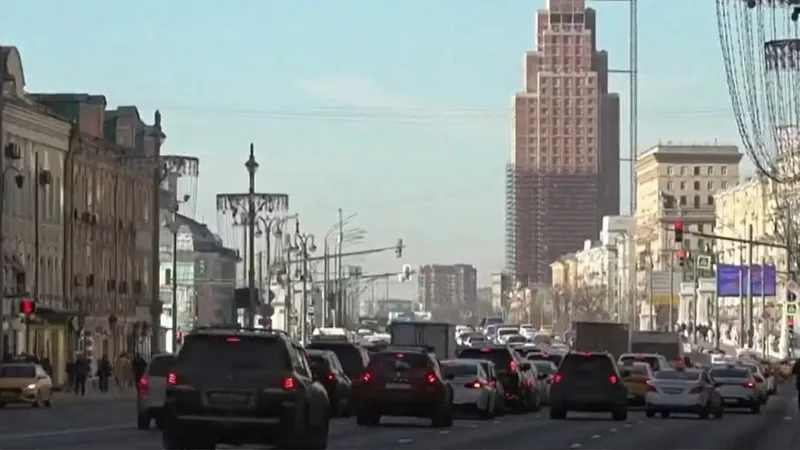 Chi ph&iacute; sử dụng xe hơi tại Nga đang ng&agrave;y c&agrave;ng đắt đỏ - Ảnh 2.