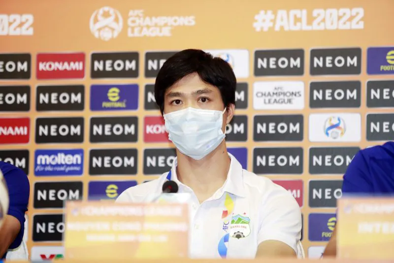 Họp báo AFC Champions League | HLV Kiatisak: ‘HAGL sẽ cố gắng có điểm” - Ảnh 2. Họp báo AFC Champions League | HLV Kiatisak: ‘HAGL sẽ cố gắng có điểm” - Ảnh 2.