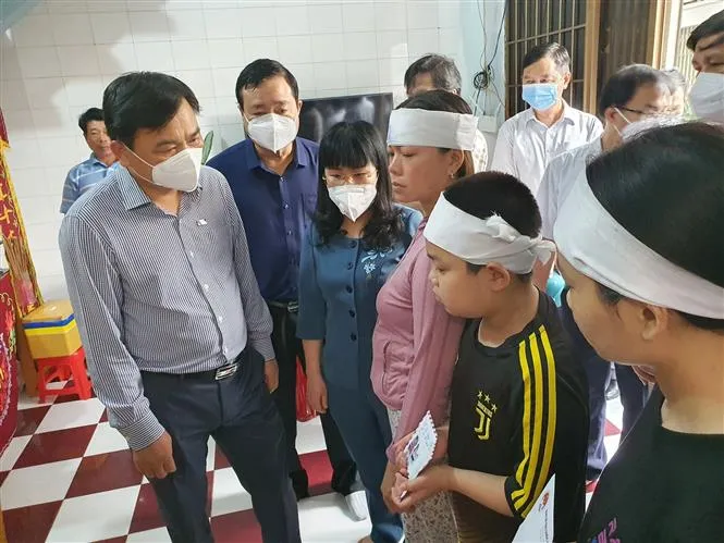Khắc phục nhanh hậu quả thiên tai tại miền Trung - Ảnh 3. Khắc phục nhanh hậu quả thiên tai tại miền Trung - Ảnh 3.