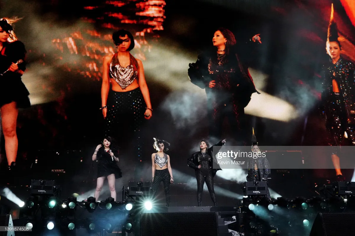 Coachella 2022 trở lại mạnh mẽ: Hơn 120.000 khán giả tham dự trong ngày đầu tiên - Ảnh 3. Coachella 2022 trở lại mạnh mẽ: Hơn 120.000 khán giả tham dự trong ngày đầu tiên - Ảnh 3.