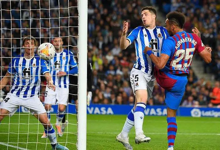 Aubameyang tỏa sáng, Barca trở lại vị trí thứ 2 - Ảnh 1. Aubameyang tỏa sáng, Barca trở lại vị trí thứ 2 - Ảnh 1.