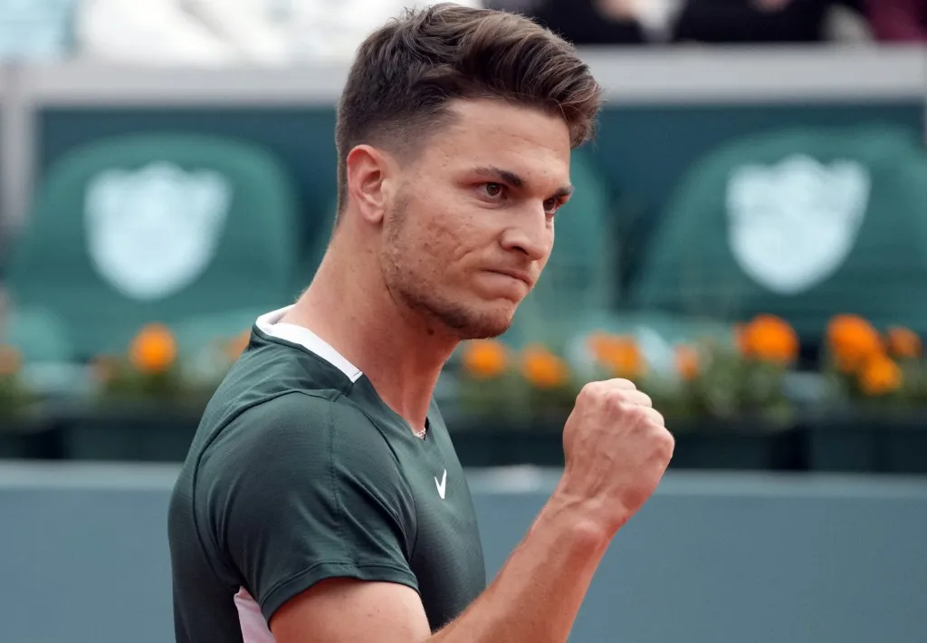 Novak Djokovic ngược dòng vào bán kết Serbia mở rộng - Ảnh 1. Novak Djokovic ngược dòng vào bán kết Serbia mở rộng - Ảnh 1.