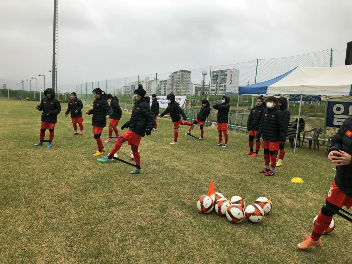 Từ Hàn Quốc, đội tuyển Nữ Quốc gia về Cẩm Phả chuẩn bị tham dự SEA Games 31 - Ảnh 2. Từ Hàn Quốc, đội tuyển Nữ Quốc gia về Cẩm Phả chuẩn bị tham dự SEA Games 31 - Ảnh 2.