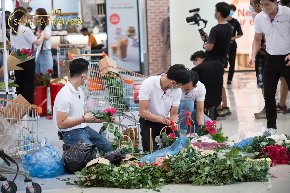 Săn nhà triệu đô - Tập 3: Đội trưởng Gen Z “đánh lẻ” đến tận nhà khách lấy cọc và cái kết - Ảnh 4.