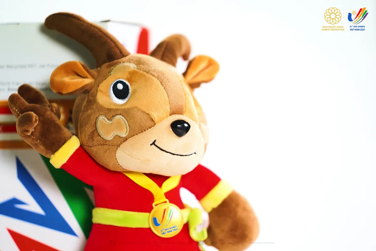 ẢNH: Sao La – linh vật SEA Games 31 ra mắt người hâm mộ phiên bản thú nhồi bông - Ảnh 5.