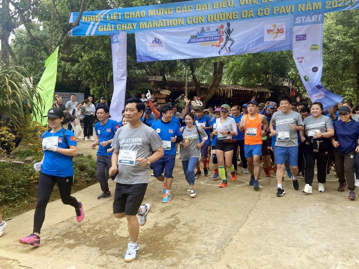 Lần đầu tổ chức Giải chạy marathon khám phá con đường đá cổ PaVi - Ảnh 1.