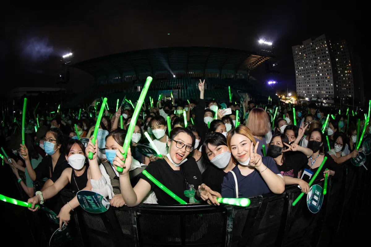 Đại nhạc hội Light Up Viet Nam do VPBank tổ chức b&ugrave;ng nổ với 3 triệu lượt xem livestream - Ảnh 14.