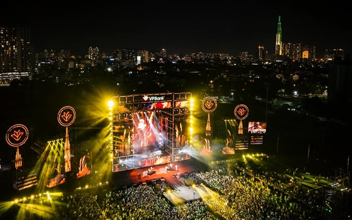 Đại nhạc hội Light Up Viet Nam do VPBank tổ chức b&ugrave;ng nổ với 3 triệu lượt xem livestream - Ảnh 3.