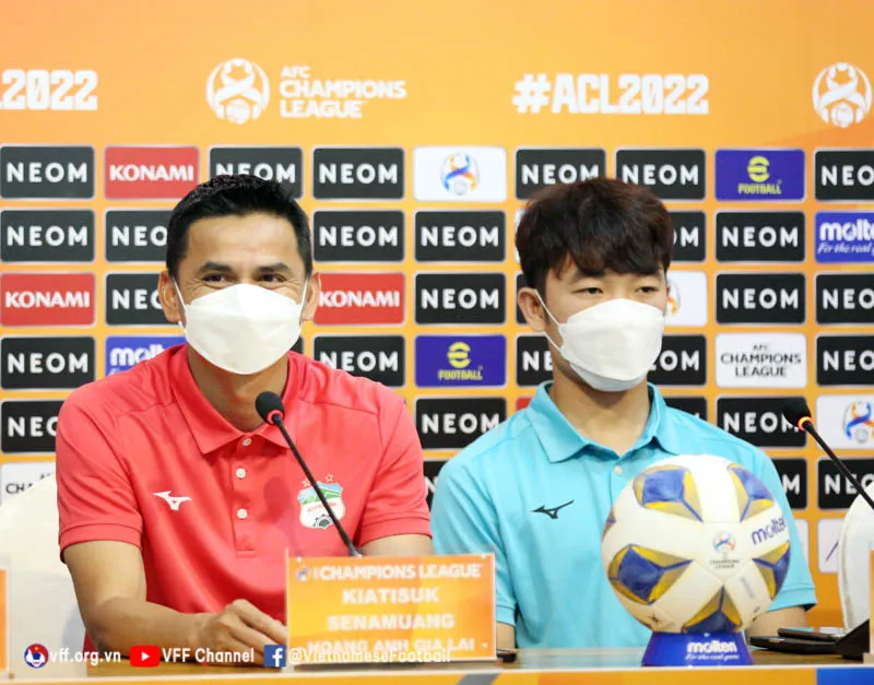 HLV Kiatisuk: Yokohama chơi rất đa dạng - Ảnh 1.