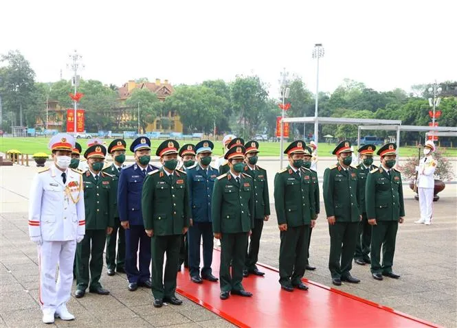 Lãnh đạo Đảng, Nhà nước vào lăng viếng Chủ tịch Hồ Chí Minh - Ảnh 2.