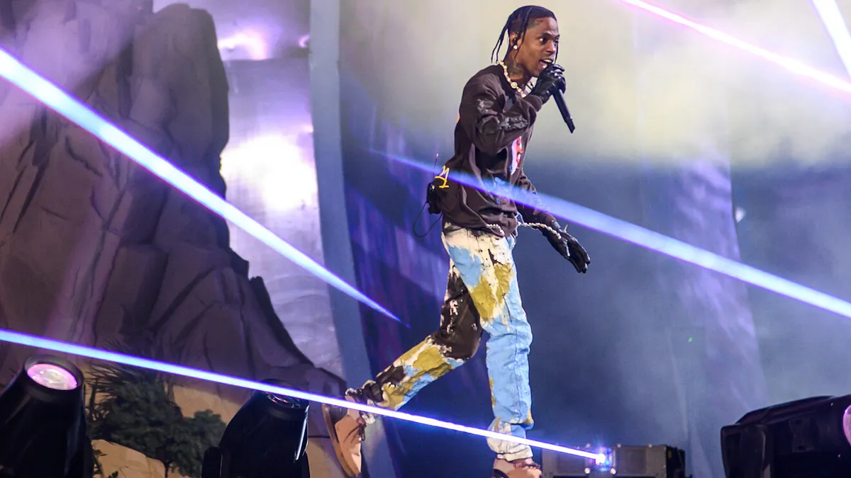 Travis Scott tham gia lễ hội âm nhạc lần đầu tiên sau thảm kịch Astroworld - Ảnh 1.