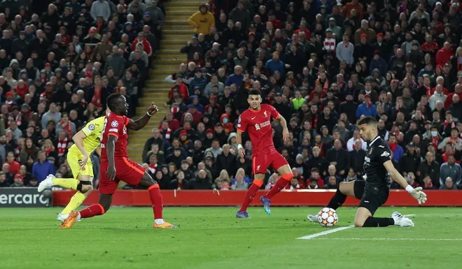 Thắng thuyết phục Villarreal, Liverpool đặt một chân vào chung kết Champions League - Ảnh 2. Thắng thuyết phục Villarreal, Liverpool đặt một chân vào chung kết Champions League - Ảnh 2.