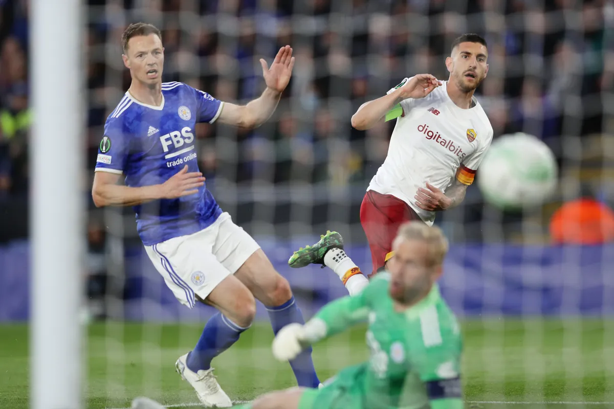 Bán kết Conference League | Leicester hòa Roma, Feyenoord thắng kịch tính Marseille - Ảnh 1. Bán kết Conference League | Leicester hòa Roma, Feyenoord thắng kịch tính Marseille - Ảnh 1.