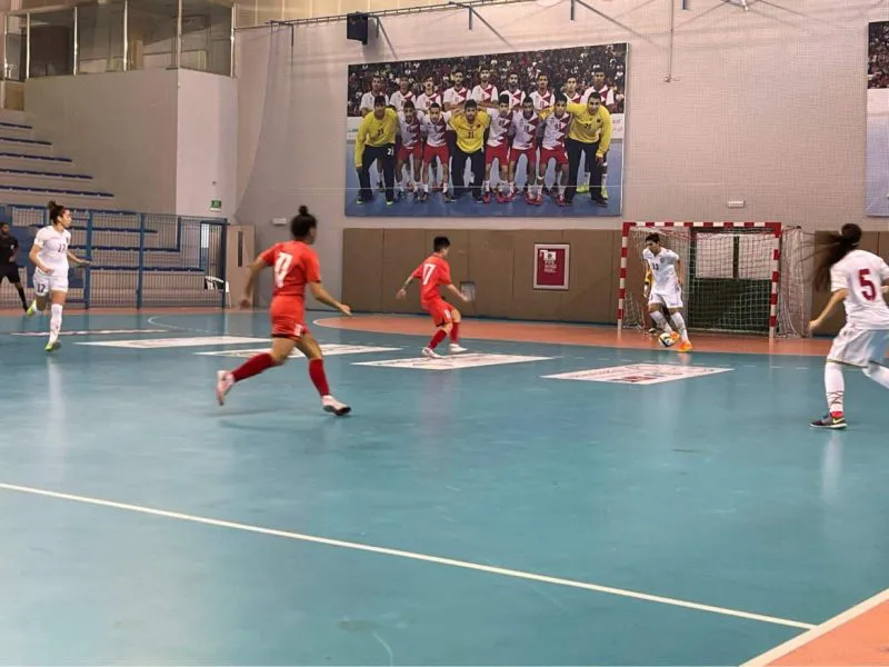 ĐT nữ futsal Việt Nam khép lại chuyến tập huấn tại Bahrain - Ảnh 3. ĐT nữ futsal Việt Nam khép lại chuyến tập huấn tại Bahrain - Ảnh 3.