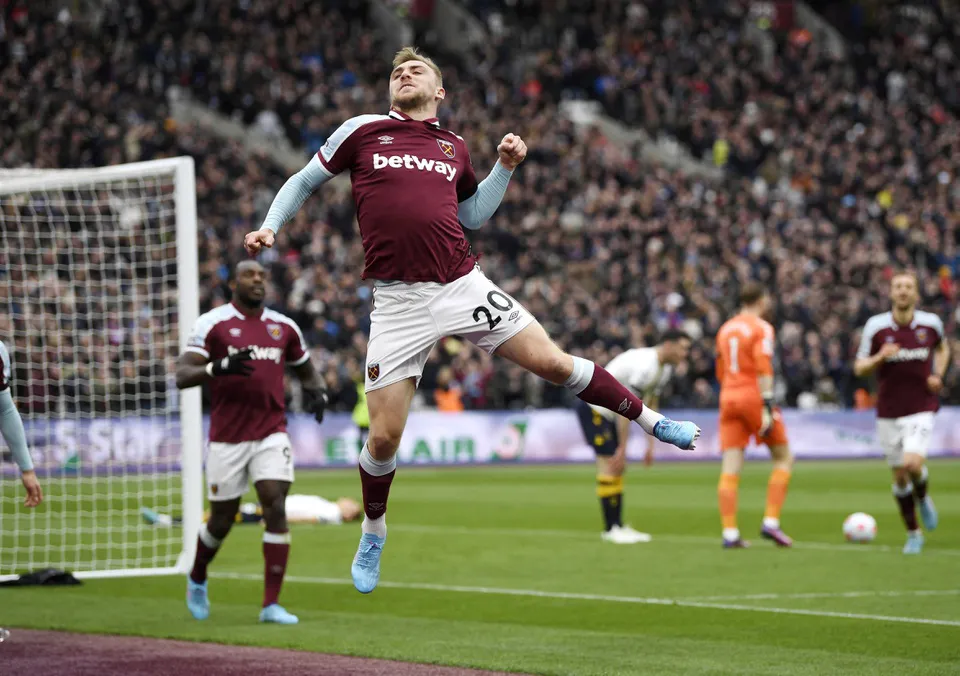 Thắng Everton, West Ham đẩy Man Utd khỏi nhóm dự cúp châu Âu - Ảnh 3. Thắng Everton, West Ham đẩy Man Utd khỏi nhóm dự cúp châu Âu - Ảnh 3.