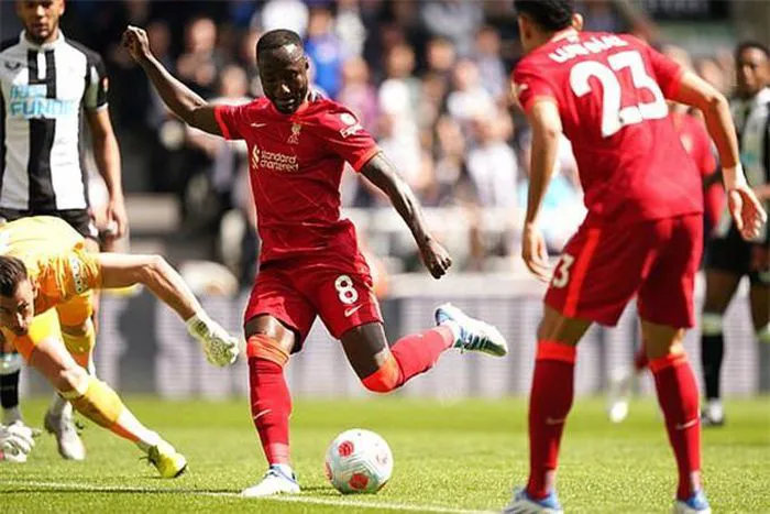 Thắng tối thiểu Newcastle, Liverpool tiếp tục tạo áp lực lên Man City - Ảnh 1. Thắng tối thiểu Newcastle, Liverpool tiếp tục tạo áp lực lên Man City - Ảnh 1.