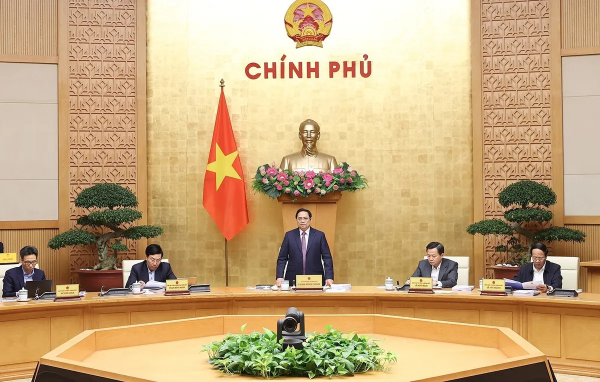 Thủ tướng: Quyết liệt phòng chống tham nhũng, tiêu cực trong chứng khoán, bất động sản - Ảnh 1.