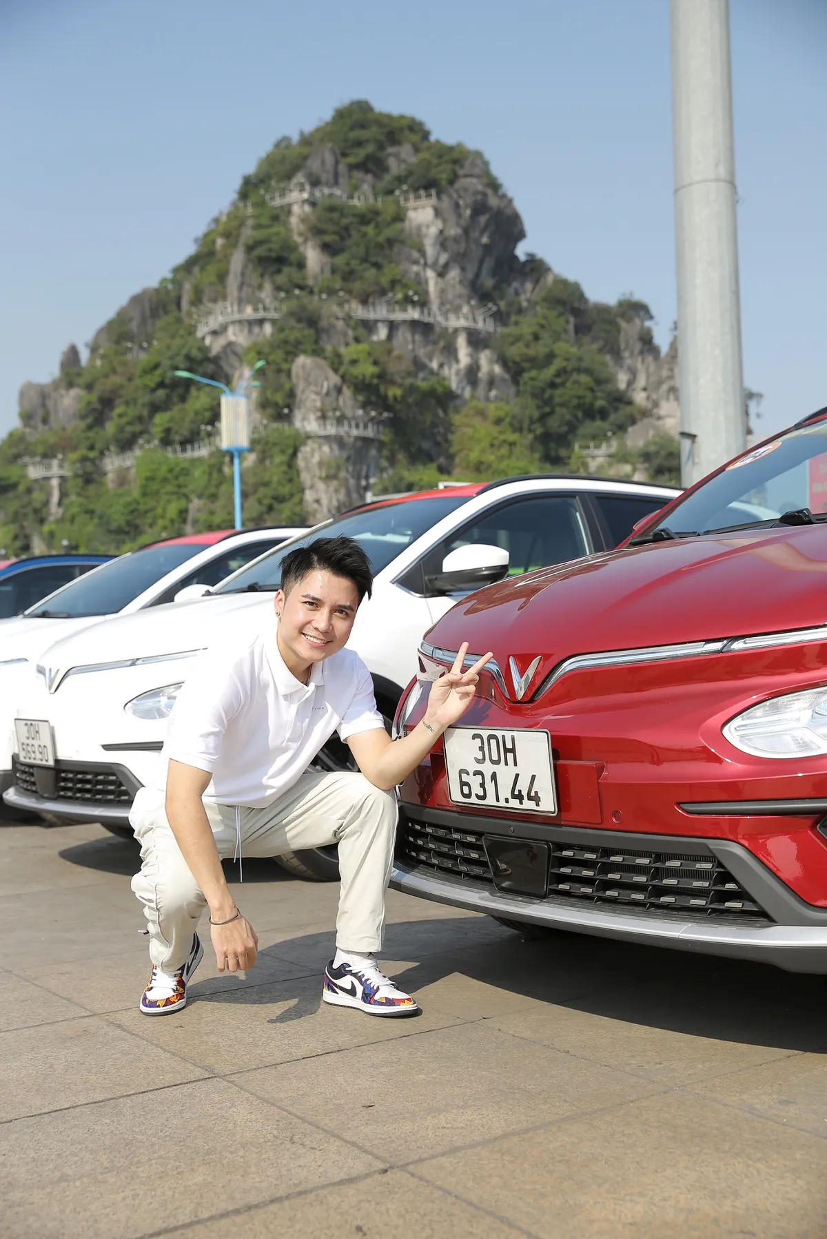 D&agrave;n sao Việt phấn kh&iacute;ch với caravan &ocirc; t&ocirc; điện kỷ lục Việt Nam - Ảnh 6.