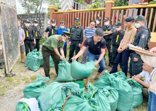 Phá chuyên án mua bán, tàng trữ gần 1 tấn thuốc nổ - Ảnh 1.