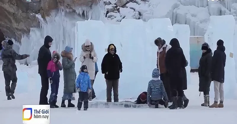 Hồ Baikal - viên ngọc xanh của vùng Siberia - Ảnh 2.