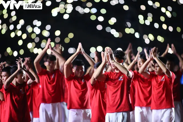 Lễ khai mạc SEA Games 31: Đại tiệc âm thanh, ánh sáng đậm bản sắc văn hóa Việt Nam - Ảnh 1. Lễ khai mạc SEA Games 31: Đại tiệc âm thanh, ánh sáng đậm bản sắc văn hóa Việt Nam - Ảnh 1.