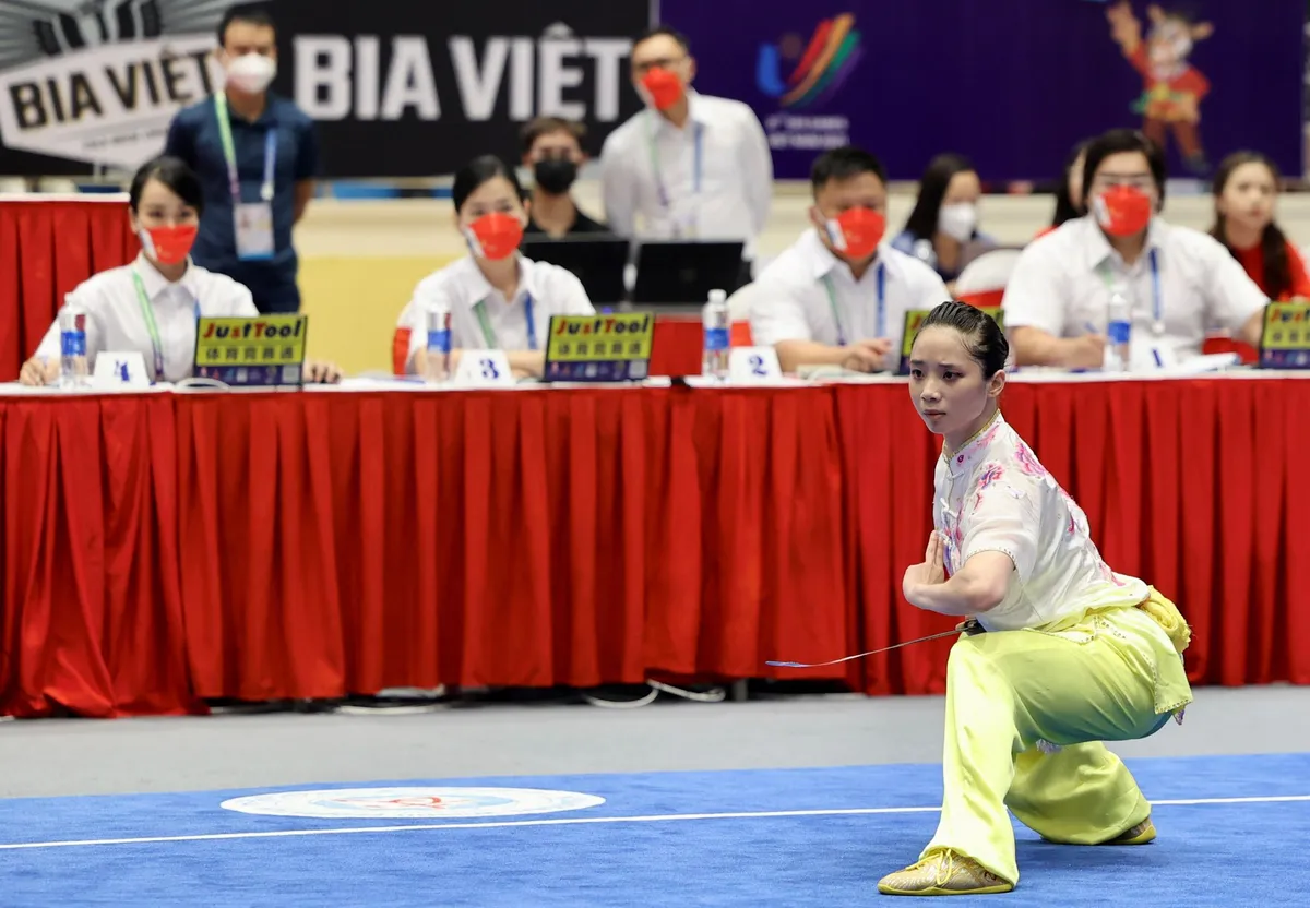 ẢNH | Dương Thúy Vi giành HCV kiếm thuật trong ngày thi đấu đầu tiên SEA Games 31 - Ảnh 6. ẢNH | Dương Thúy Vi giành HCV kiếm thuật trong ngày thi đấu đầu tiên SEA Games 31 - Ảnh 6.