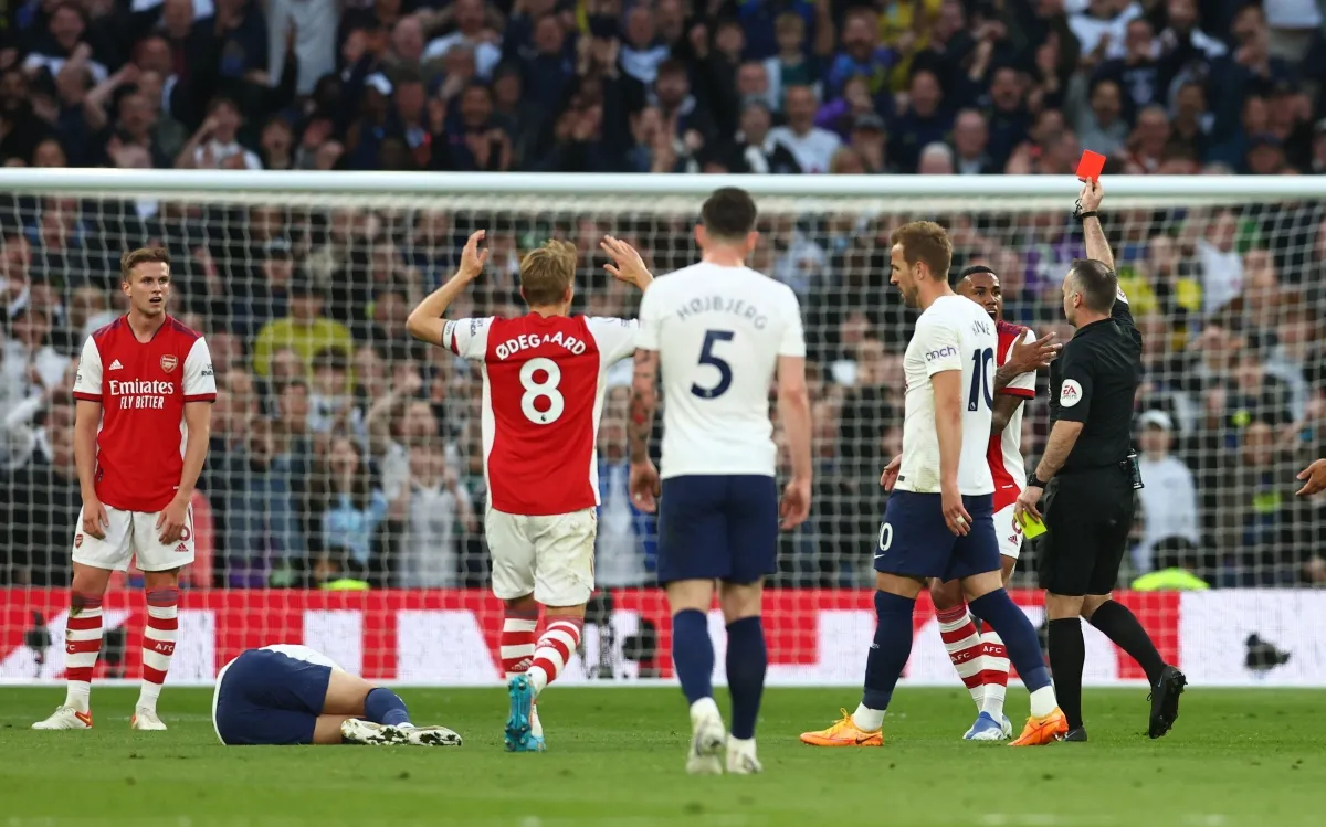 Arsenal đại bại trước Tottenham trong trận derby London - Ảnh 1. Arsenal đại bại trước Tottenham trong trận derby London - Ảnh 1.