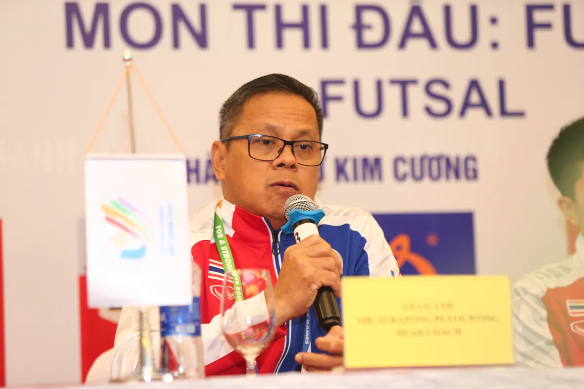 HLV Trương Quốc Tuấn: Đội tuyển Futsal Nữ Việt Nam hướng tới mục tiêu Huy chương Vàng SEA Games 31 - Ảnh 2. HLV Trương Quốc Tuấn: Đội tuyển Futsal Nữ Việt Nam hướng tới mục tiêu Huy chương Vàng SEA Games 31 - Ảnh 2.