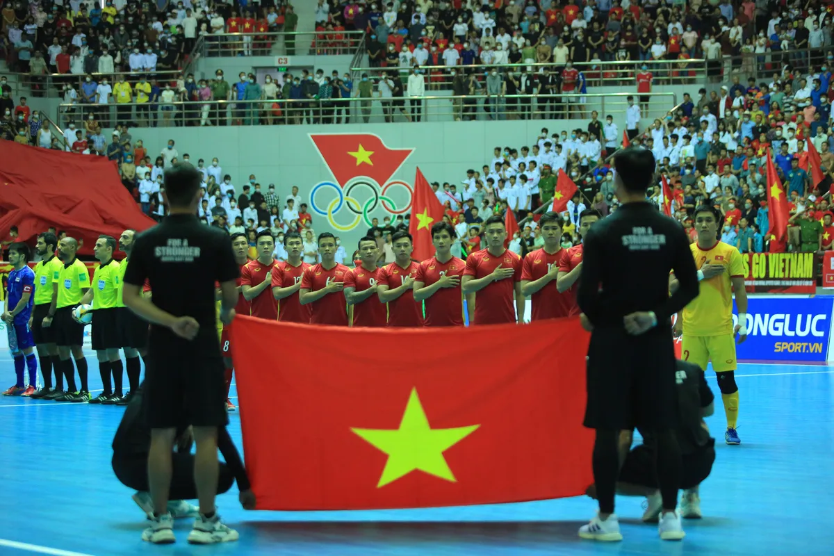 ĐT futsal Việt Nam giành huy chương đồng SEA Games 31 - Ảnh 1. ĐT futsal Việt Nam giành huy chương đồng SEA Games 31 - Ảnh 1.