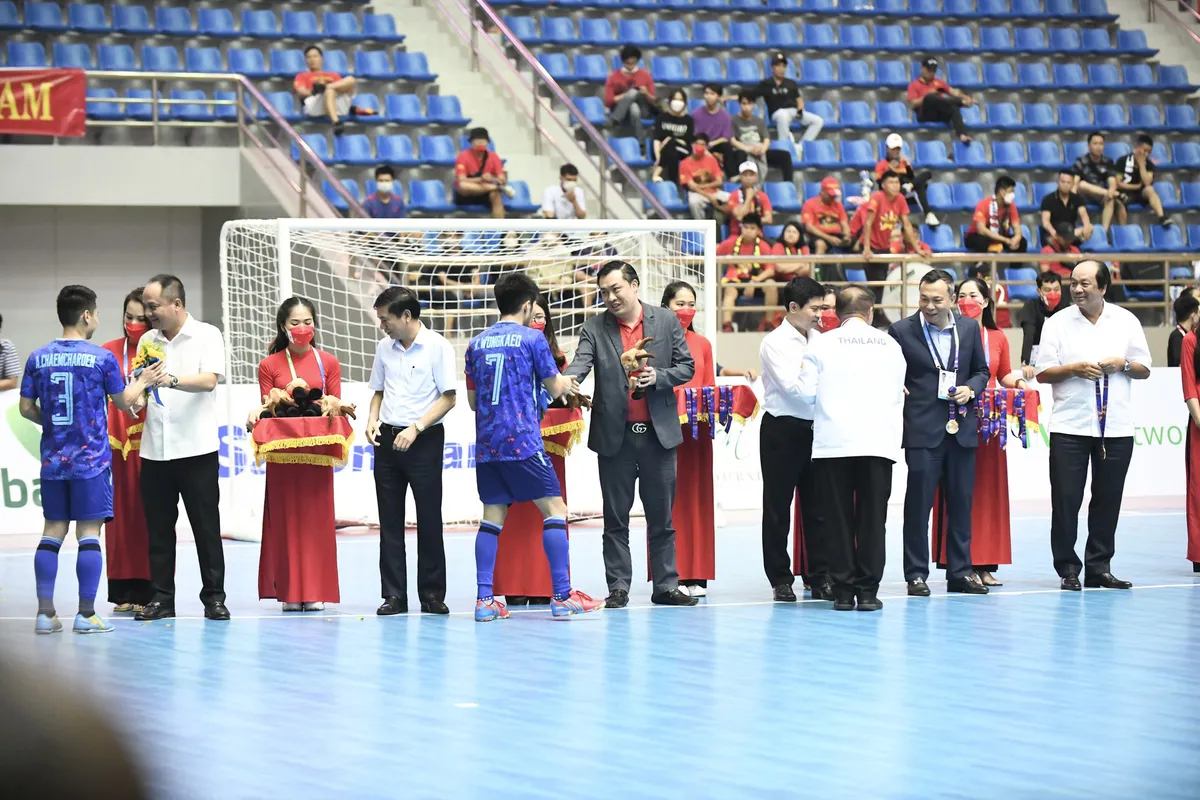 ĐT futsal Việt Nam giành huy chương đồng SEA Games 31 - Ảnh 6. ĐT futsal Việt Nam giành huy chương đồng SEA Games 31 - Ảnh 6.