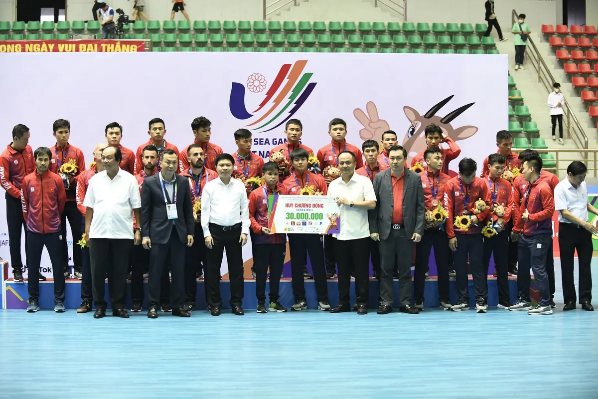 ĐT futsal Việt Nam giành huy chương đồng SEA Games 31 - Ảnh 9. ĐT futsal Việt Nam giành huy chương đồng SEA Games 31 - Ảnh 9.