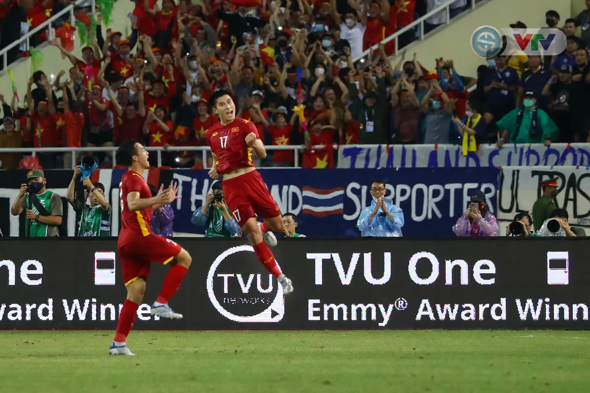 ẢNH | U23 Việt Nam và màn ăn mừng HCV SEA Games đáng nhớ - Ảnh 2. ẢNH | U23 Việt Nam và màn ăn mừng HCV SEA Games đáng nhớ - Ảnh 2.