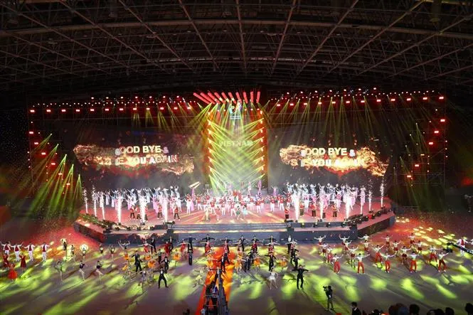 Lễ bế mạc SEA Games 31: Hẹn gặp lại ở Campuchia - Ảnh 4. Lễ bế mạc SEA Games 31: Hẹn gặp lại ở Campuchia - Ảnh 4.
