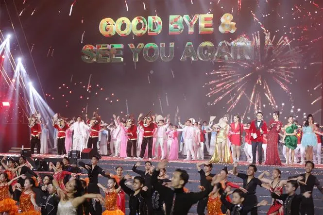 Lễ bế mạc SEA Games 31: Hẹn gặp lại ở Campuchia - Ảnh 7. Lễ bế mạc SEA Games 31: Hẹn gặp lại ở Campuchia - Ảnh 7.