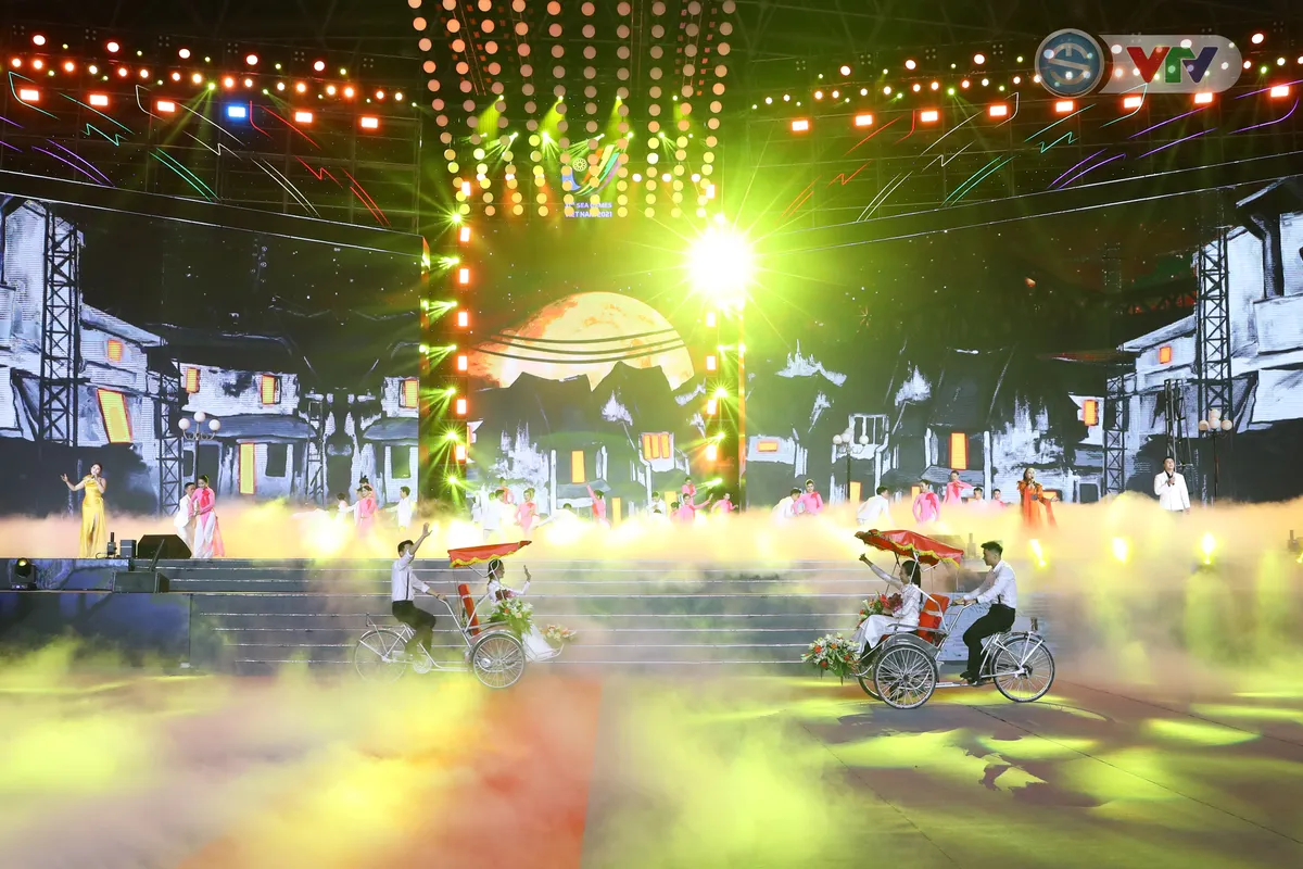 ẢNH | Lễ bế mạc SEA Games 31 ngập tràn âm nhạc và màu sắc văn hóa - Ảnh 1. ẢNH | Lễ bế mạc SEA Games 31 ngập tràn âm nhạc và màu sắc văn hóa - Ảnh 1.
