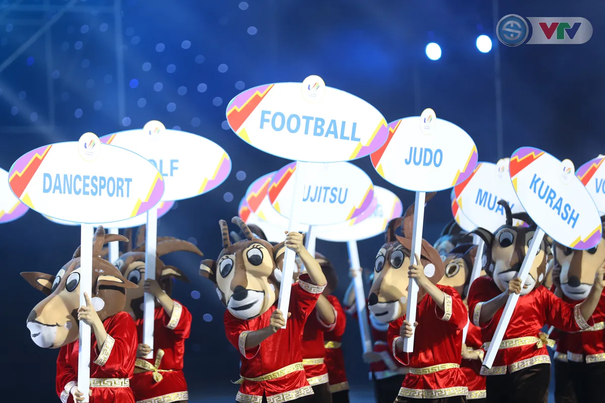 ẢNH | Lễ bế mạc SEA Games 31 ngập tràn âm nhạc và màu sắc văn hóa - Ảnh 5. ẢNH | Lễ bế mạc SEA Games 31 ngập tràn âm nhạc và màu sắc văn hóa - Ảnh 5.